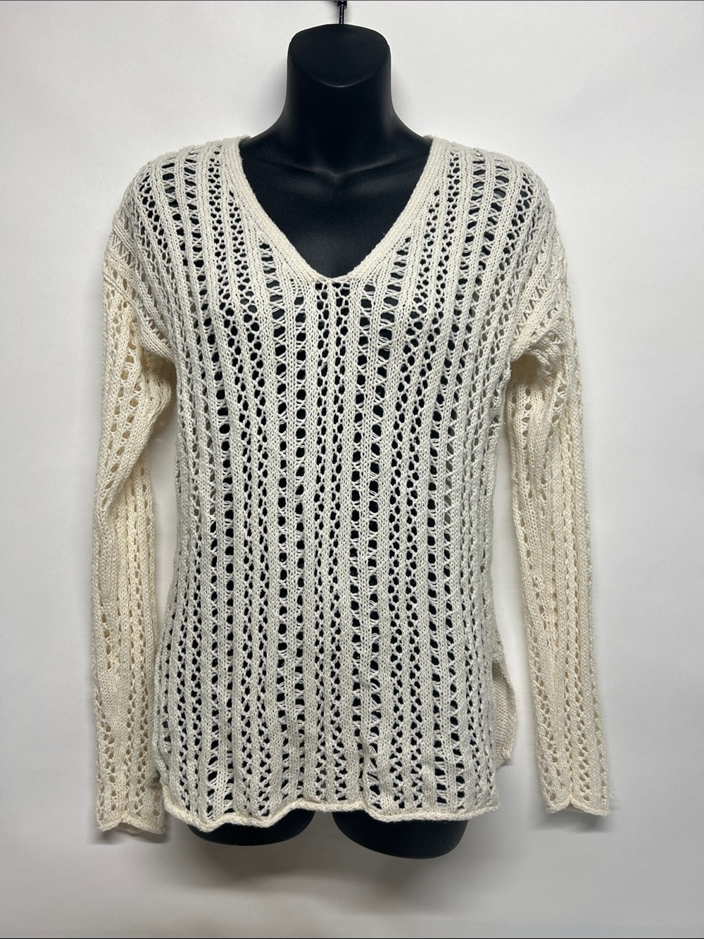 Women's Cream Open-Knit V-Neck Sweater hollister small